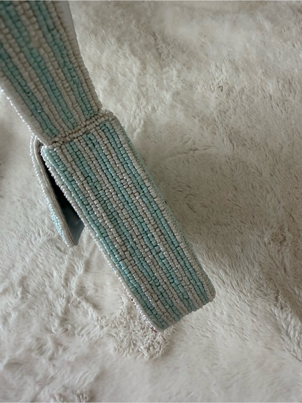 NWT Hand-Beaded Beach Scene Shoulder Bag in Light Blue, White and Tan - Picture 8 of 15